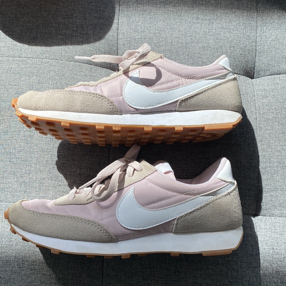 Nike Daybreak DBreak Lilac w White logo Women’s Sneakers Size 6.5
